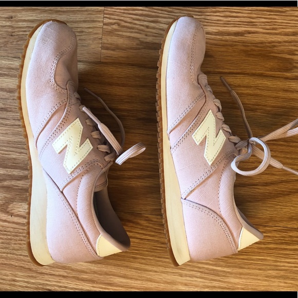 Shoes - New balance 420